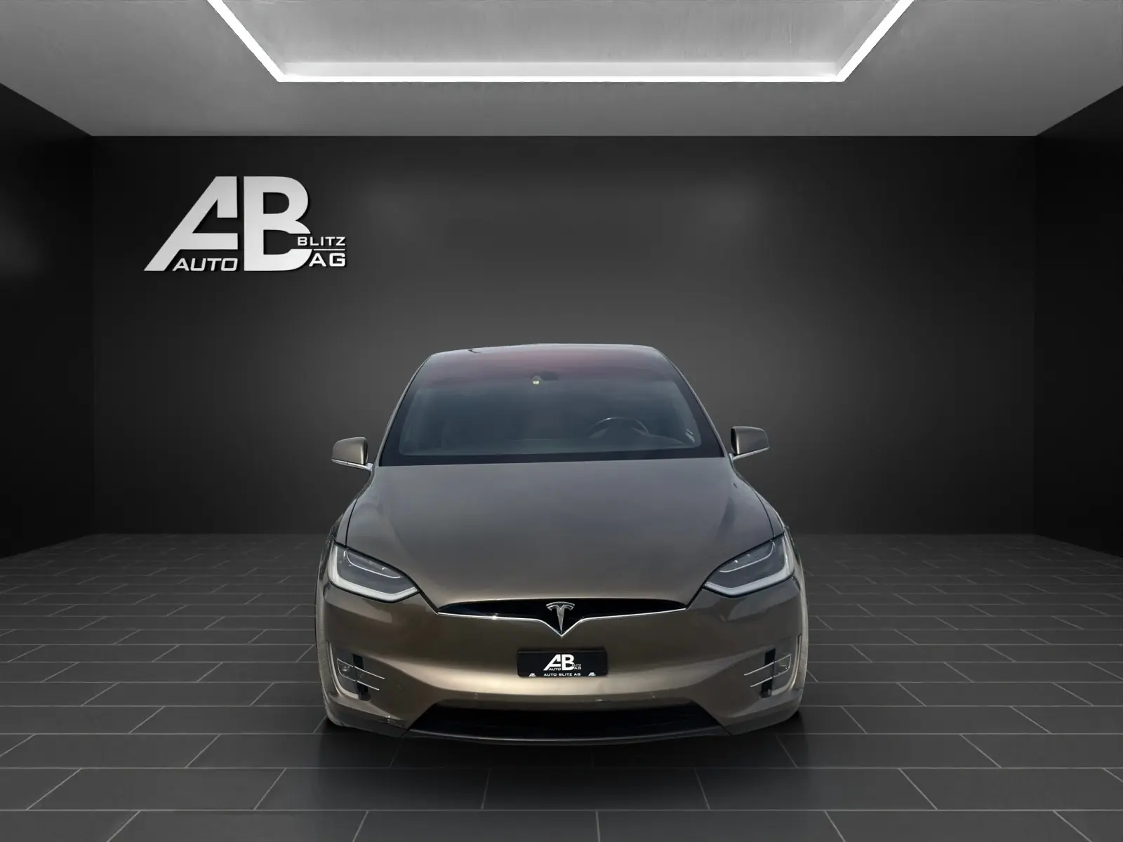 Tesla Model X 90D 4x4 — SUV électrique 7 places, 525 ch, recharge rapide