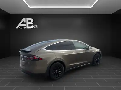 Tesla Model X 90D 4x4 — SUV électrique 7 places, 525 ch, recharge rapide — dashboard
