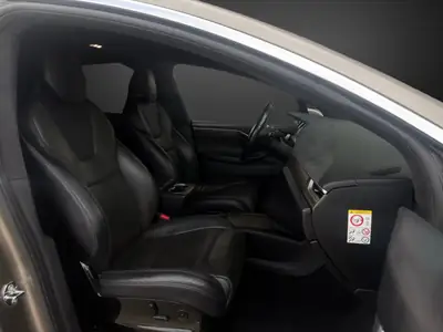 Tesla Model X 90D 4x4 — SUV électrique 7 places, 525 ch, recharge rapide — Thumbnail 9