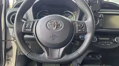 Toyota Yaris 1.5 VVT-i HSD Trend — Citadine hybride économe, 62 500 km — detail