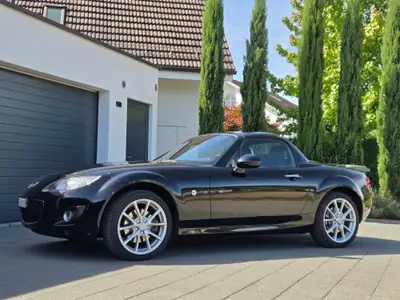 Mazda MX-5 2.0 Sport — Roadster légendaire avec châssis Bilstein affiné — vue extérieure