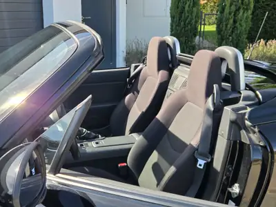 Mazda MX-5 2.0 Sport — Roadster légendaire avec châssis Bilstein affiné — arrière