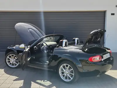 Mazda MX-5 2.0 Sport — Roadster légendaire avec châssis Bilstein affiné — intérieur