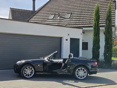 Mazda MX-5 2.0 Sport — Roadster légendaire avec châssis Bilstein affiné — détail