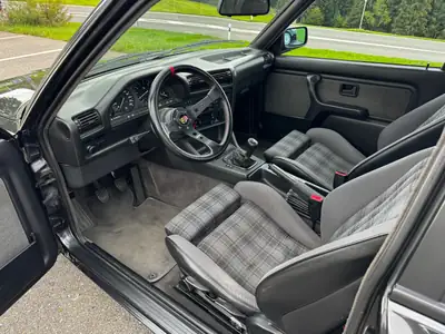BMW 325i 1989 — Classique intemporel, motorisation 170 ch et équipements sport — Thumbnail 7
