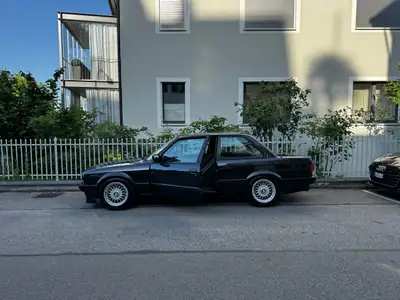 BMW 325i 1989 — Classique intemporel, motorisation 170 ch et équipements sport — Thumbnail 18