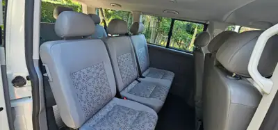 VW T5 1.9 TDI 102 — Monospace 9 places fiable, moteur économe — rear view