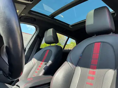 BMW 128ti — Sportive compacte, 265 ch et service gratuit 10 ans inclus — Thumbnail 8
