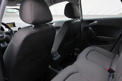 Audi A1 Sportback S-Line — Citadine dynamique, entretien impeccable, consommation économe — Thumbnail 10