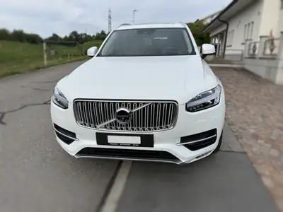Volvo XC90 2.0 D5 Inscription — 7 places, 235 ch, suspension pneumatique et toit panoramique — fianco