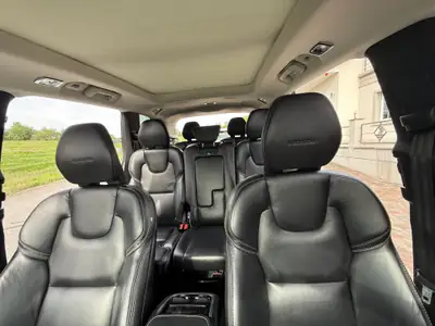 Volvo XC90 2.0 D5 Inscription — 7 places, 235 ch, suspension pneumatique et toit panoramique — dettaglio