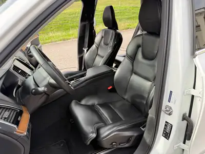 Volvo XC90 2.0 D5 Inscription — 7 places, 235 ch, suspension pneumatique et toit panoramique — Miniatura 8