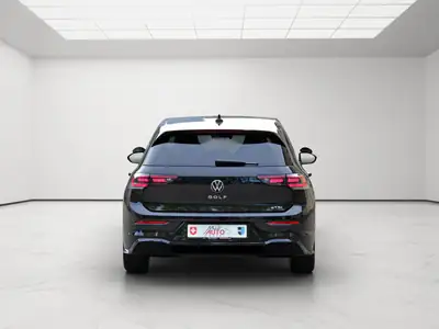 VW Golf 1.5 e TSI mHEV R-Line — Hybride léger performant, 57 500 km seulement — interior