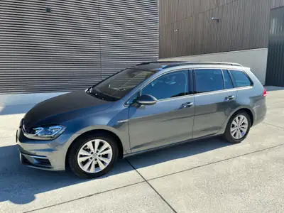 VW Golf 1.5 TSI EVO Comfortline — Monospace pratique, entretien impeccable, peu kilométré — side view