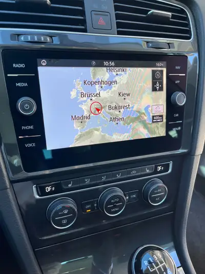 VW Golf 1.5 TSI EVO Comfortline — Monospace pratique, entretien impeccable, peu kilométré — Thumbnail 10