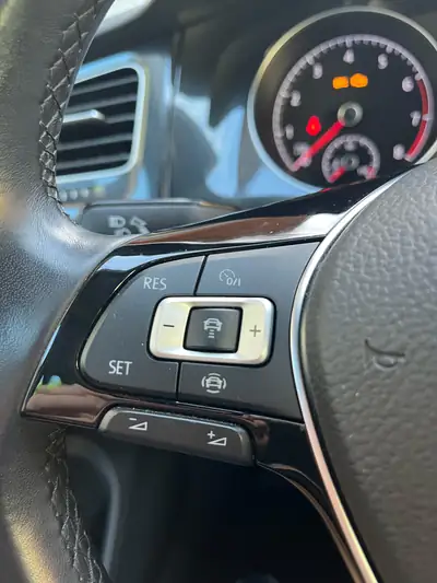 VW Golf 1.5 TSI EVO Comfortline — Monospace pratique, entretien impeccable, peu kilométré — Thumbnail 12