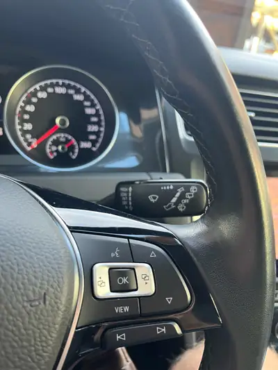 VW Golf 1.5 TSI EVO Comfortline — Monospace pratique, entretien impeccable, peu kilométré — Thumbnail 13