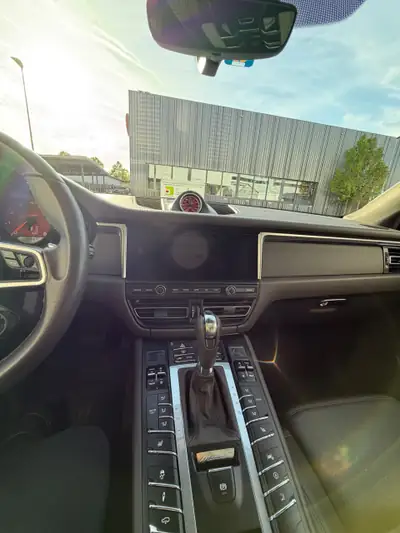 Porsche Macan 3.0 V6 S — SUV sportif premium, 91'000 km, sans accident — fianco