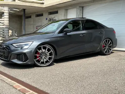 Audi S3 2.0 TFSI Quattro — Berline sportive suréquipée, 49 000 km seulement — vista esterna