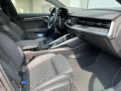Audi S3 2.0 TFSI Quattro — Berline sportive suréquipée, 49 000 km seulement — cruscotto