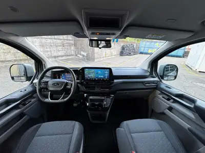 Ford Transit Custom Nugget L2 — Camping-car aménagé AWD, 170 ch, comme neuf — dashboard