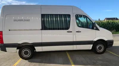 VW Crafter 2.0 TDI 136 — Utilitaire polyvalent avec caméra de recul intégrée — côté