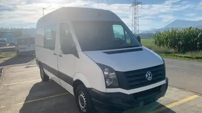 VW Crafter 2.0 TDI 136 — Utilitaire polyvalent avec caméra de recul intégrée — vue extérieure