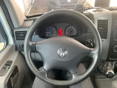 VW Crafter 2.0 TDI 136 — Utilitaire polyvalent avec caméra de recul intégrée — tableau de bord