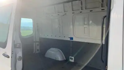 VW Crafter 2.0 TDI 136 — Utilitaire polyvalent avec caméra de recul intégrée — intérieur