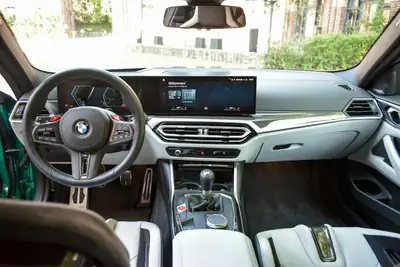 BMW M4 Coupé — 480 ch, boîte manuelle, rare et performante — détail