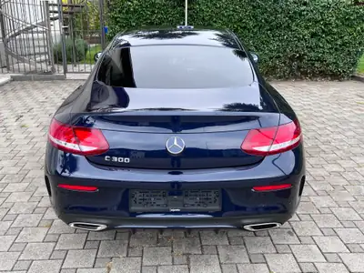 Mercedes-Benz C 300 AMG Line — Coupé sportif 245 ch, seulement 59'000 km — interni