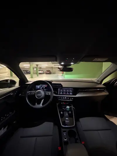 Audi A3 Sportback 35 TFSI — Hybride rechargeable, 64'300 km, design premium — intérieur