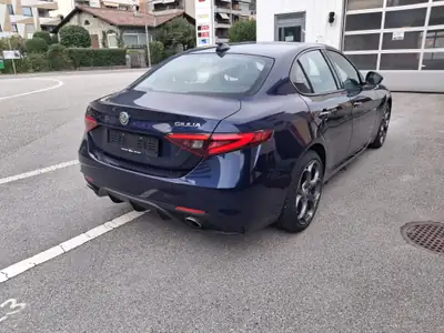 Alfa Romeo Giulia 2.0 Q4 Veloce TI — Berline sportive all-wheel drive, 57'000 km — Außenansicht