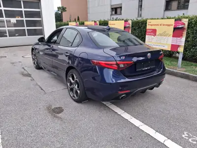 Alfa Romeo Giulia 2.0 Q4 Veloce TI — Berline sportive all-wheel drive, 57'000 km — Detail
