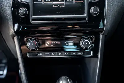VW Polo 1.8 TSI GTI BMT — Sportive compacte, 192 ch, expertise du jour — Thumbnail 13