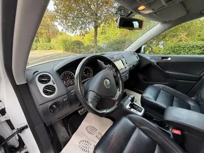 VW Tiguan 2.0 TSI R-Line — SUV robuste, boîte automatique, 4-roues motrices — Thumbnail 9