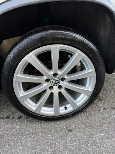 VW Tiguan 2.0 TSI R-Line — SUV robuste, boîte automatique, 4-roues motrices — Thumbnail 7