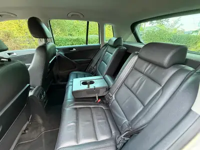 VW Tiguan 2.0 TSI R-Line — SUV robuste, boîte automatique, 4-roues motrices — Thumbnail 10