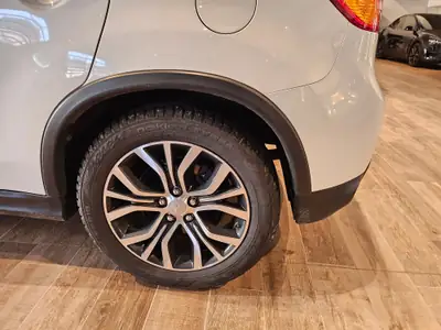 Mitsubishi ASX 2.2 DID Style 4WD — SUV fiable, diesel économique, tout juste révisé — Thumbnail 17