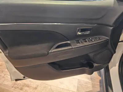 Mitsubishi ASX 2.2 DID Style 4WD — SUV fiable, diesel économique, tout juste révisé — Thumbnail 23