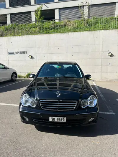 Mercedes-Benz C 280 V6 4Matic — Berline premium 2006, motorisation prestigieuse et traction intégrale — vista esterna