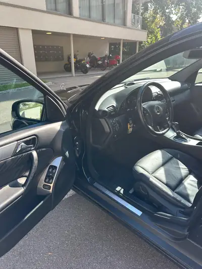 Mercedes-Benz C 280 V6 4Matic — Berline premium 2006, motorisation prestigieuse et traction intégrale — cruscotto