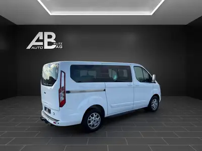 Ford Tourneo Custom 300 L1H1 Titanium — Monospace 8 places, diesel économe et fiable — dashboard