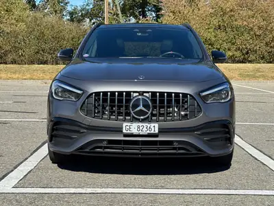 Mercedes-Benz GLA 35 AMG 4matic — Performance sportive et rouage intégral, 36 500 km — fianco