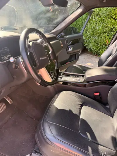 Land Rover Range Rover 2.0 P400e Autobiography — Hybride rechargeable premium, 87 200 km — intérieur