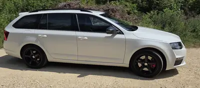 Skoda Octavia 2.0 TDI RS 184 ch — Break diesel performant, 137 000 km, sans accident — Heckansicht