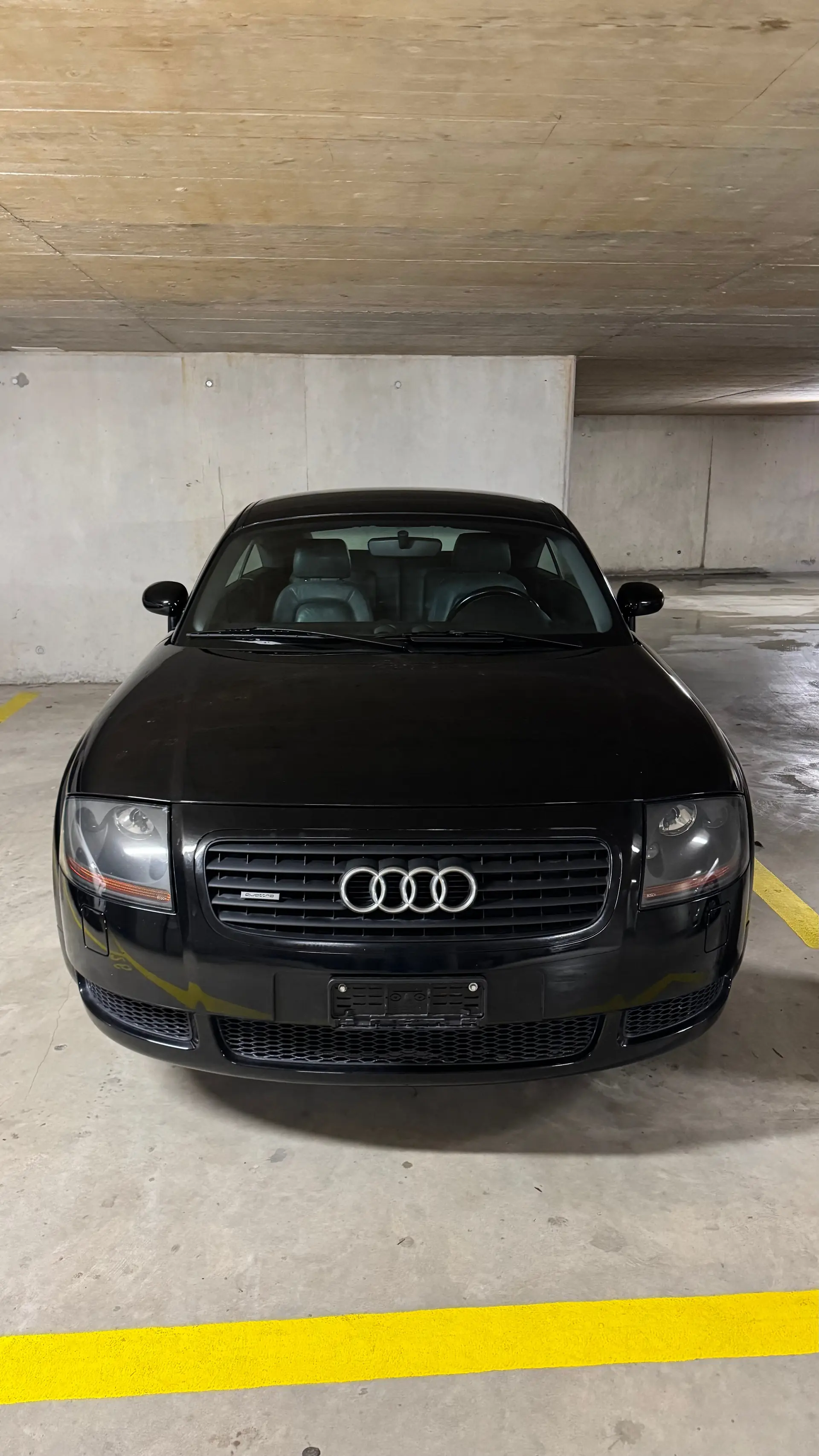 Audi TT 1.8 20V Turbo 225 ch — Coupé sport iconique, transmission manuelle, 4 roues motrices