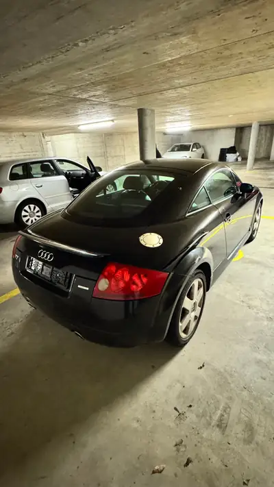 Audi TT 1.8 20V Turbo 225 ch — Coupé sport iconique, transmission manuelle, 4 roues motrices — Innenraum