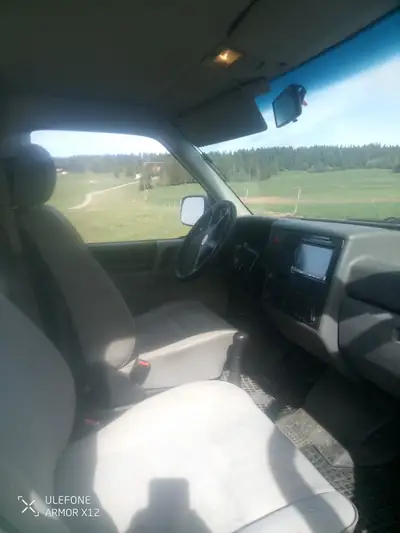 VW T4 2.5 TDI — Monospace 9 places robuste, diesel économique — détail