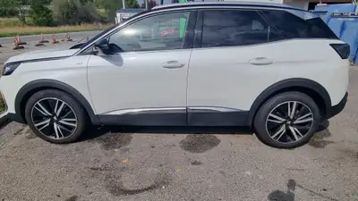 Peugeot 3008 2021 — SUV dynamique 181 ch, design premium, faible kilométrage — arrière